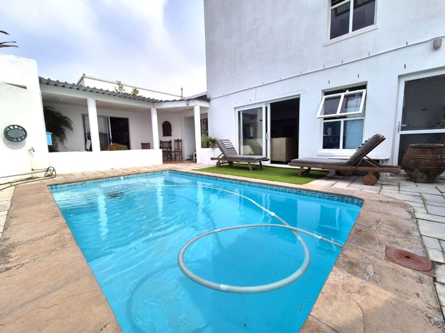4 Bedroom Property for Sale in Marina Da Gama Western Cape